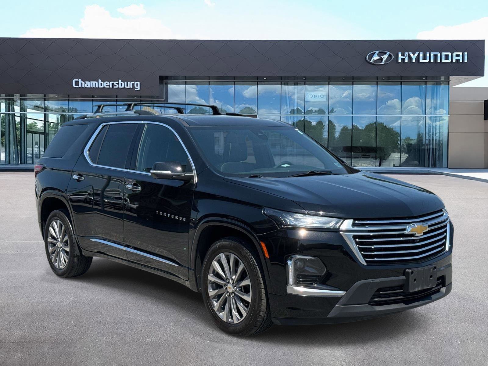 Used 2023 Chevrolet Traverse Premier AWD/4WD image 1
