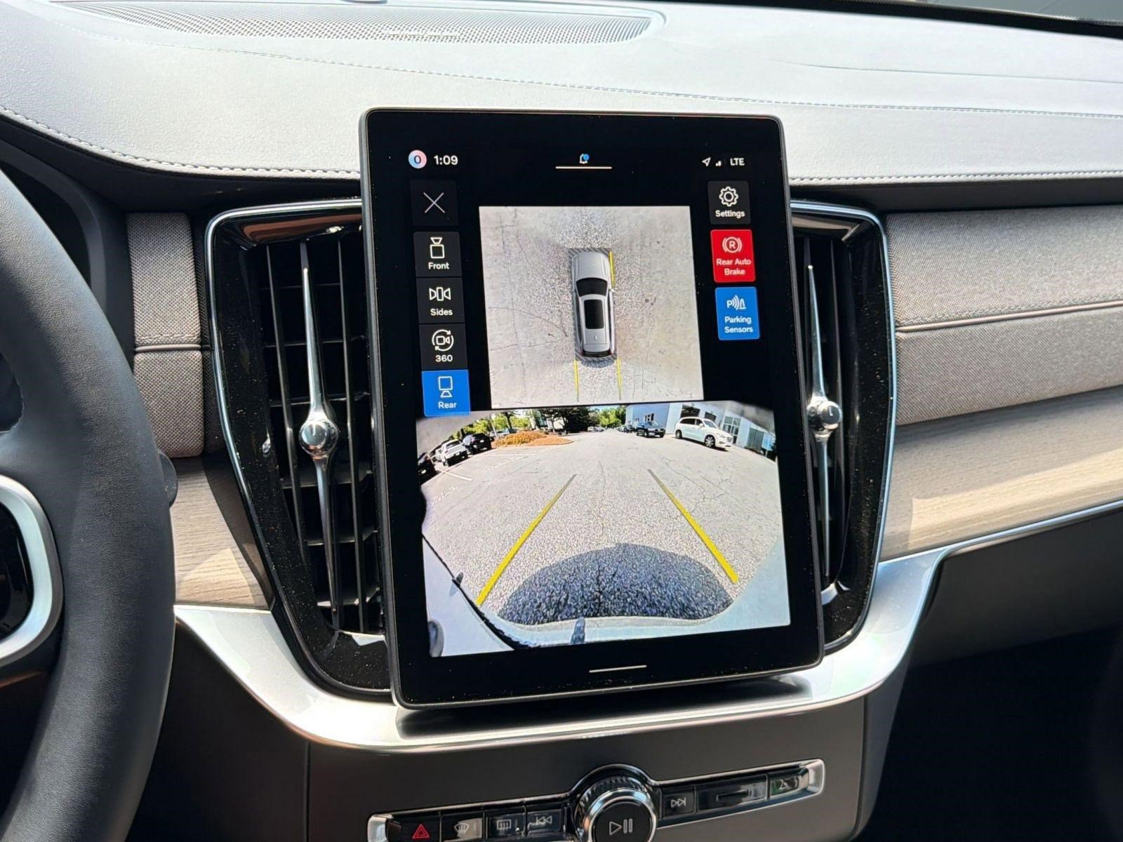 New 2026 Volvo XC90 B6 Plus w/ Protection Package image 23