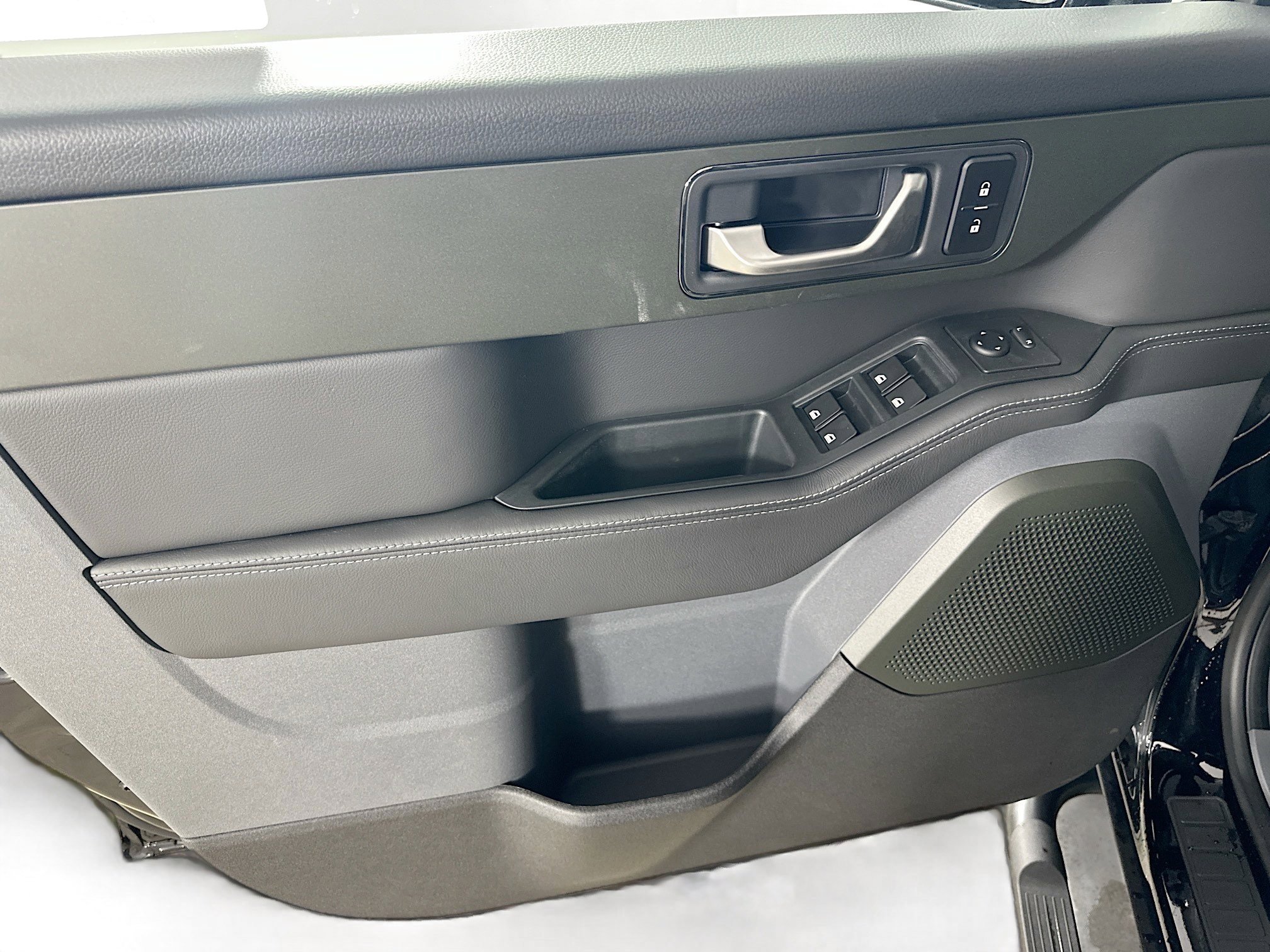 Used 2025 INEOS Grenadier AWD/4WD image 11