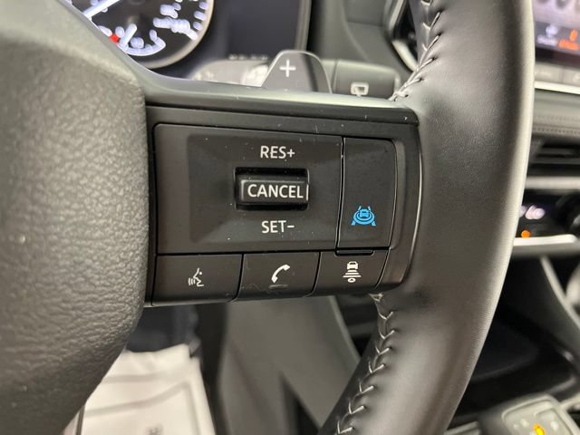 Certified 2025 Nissan Rogue SV FWD image 22