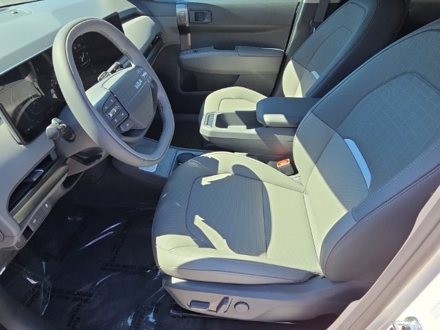 New 2027 Kia EV3 Wind FWD image 5