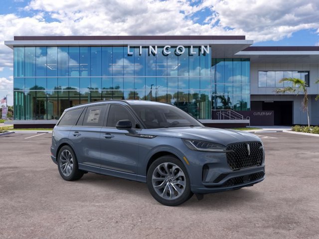 New 2026 Lincoln Aviator 2WD w/ Jet Appearance Package image 7