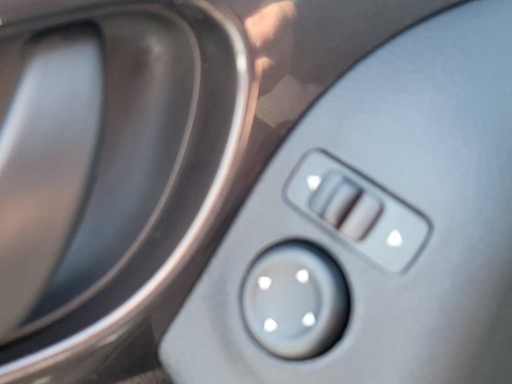 Used 2019 Nissan Rogue S AWD/4WD image 33