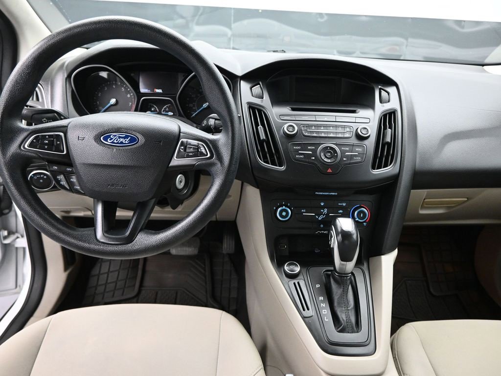 Used 2015 Ford Focus SE image 10