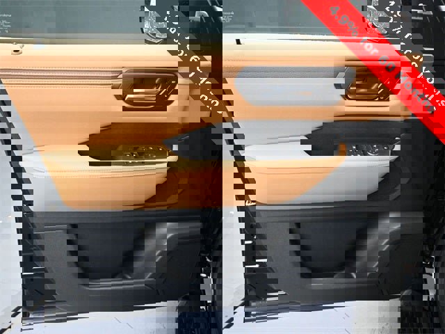 New 2025 Nissan Armada SL w/ Captain's Chari Seat Package image 17