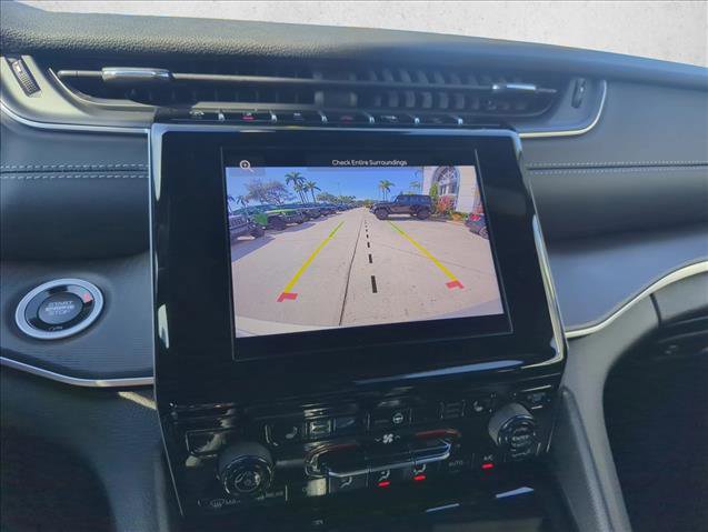 New 2025 Jeep Grand Cherokee Laredo X w/ Luxury Tech Group I image 11