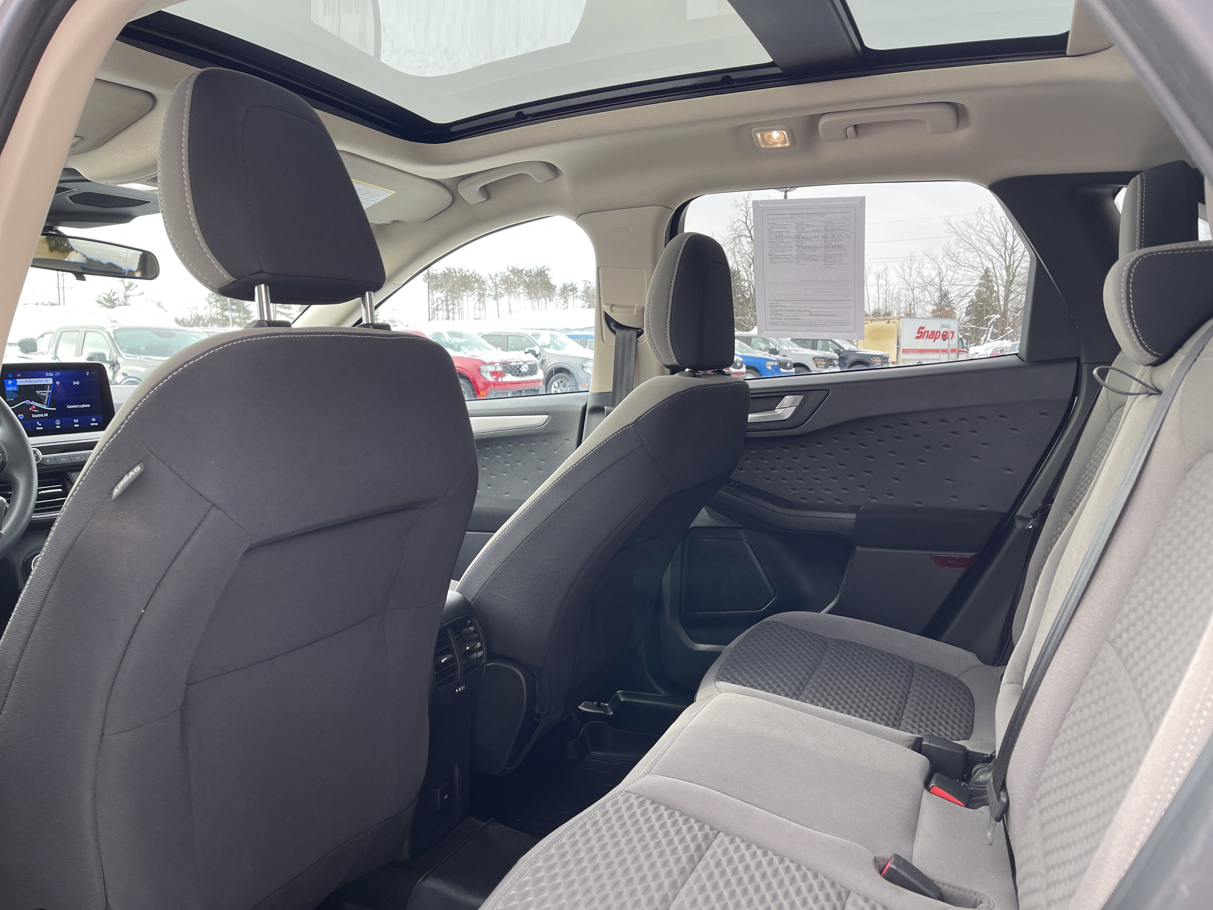 Used 2020 Ford Escape SE image 11