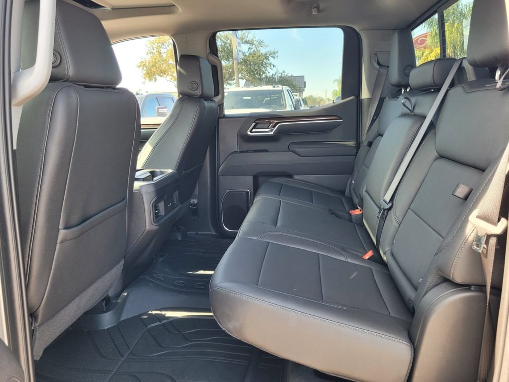 New 2025 Chevrolet Silverado 1500 RST w/ Redline Edition AWD/4WD image 18