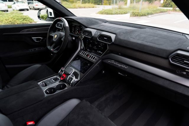 Used 2024 Lamborghini Urus Performante image 30