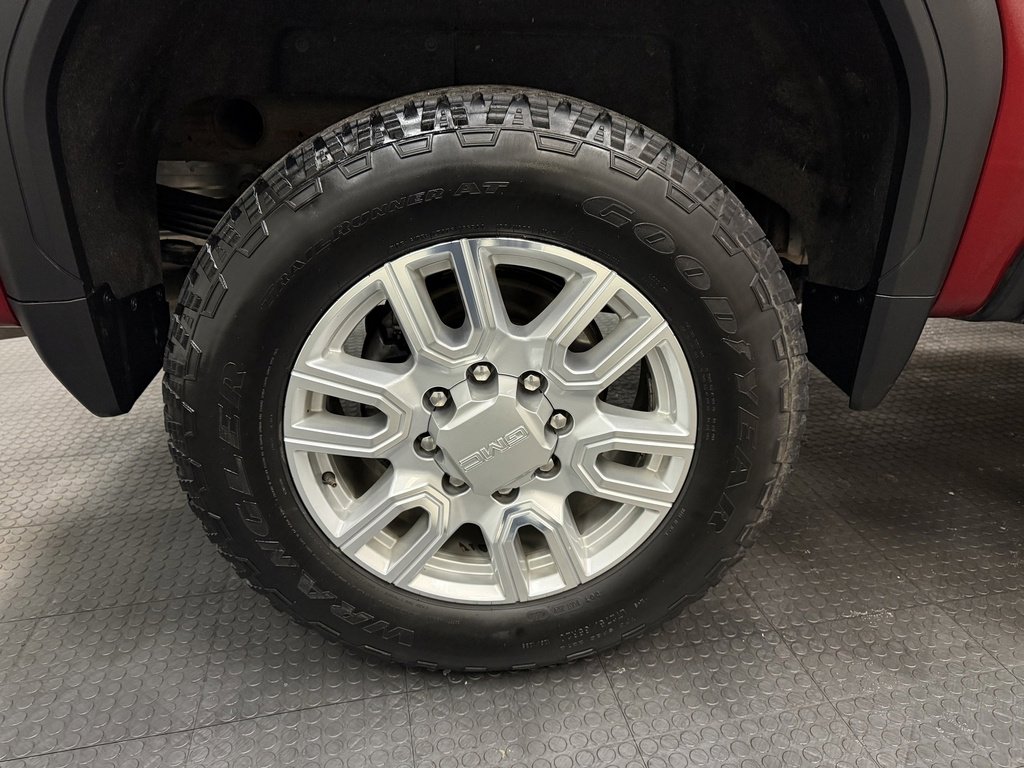 Used 2020 GMC Sierra 2500 SLT w/ SLT Premium Plus Package image 11