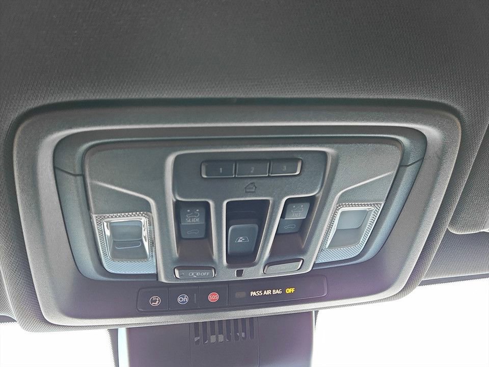 Used 2023 Chevrolet Silverado 1500 ZR2 w/ Technology Package image 22