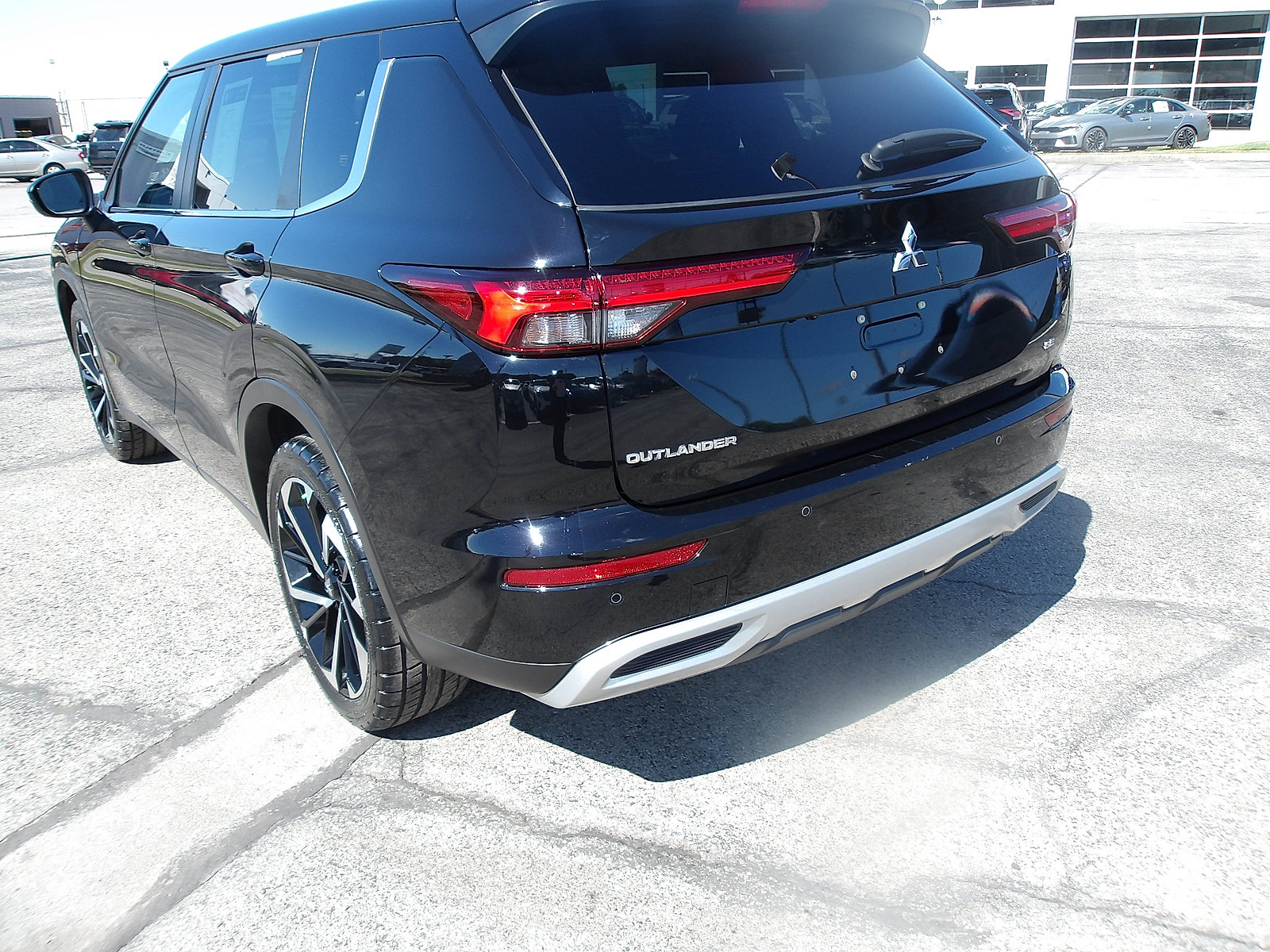 Used 2023 Mitsubishi Outlander SE AWD/4WD image 5