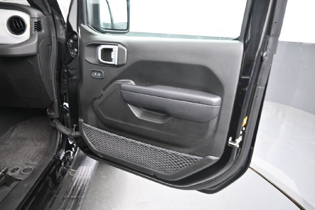 Used 2024 Jeep Wrangler Unlimited AWD/4WD image 20