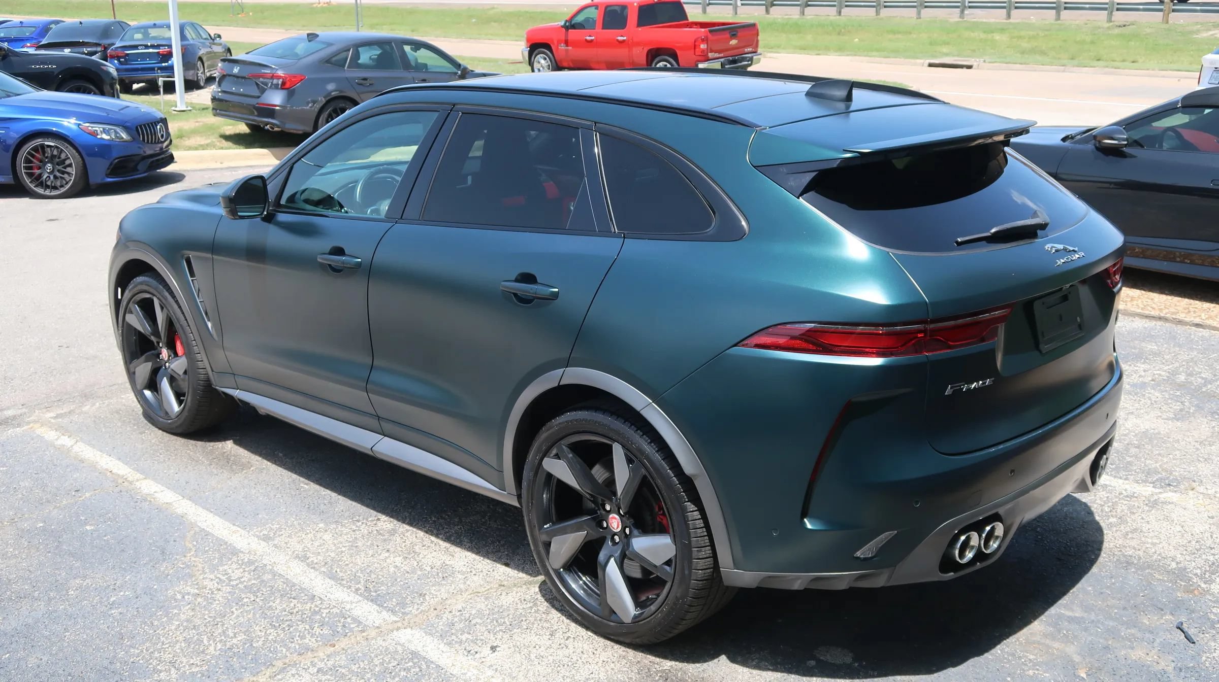 Used 2022 Jaguar F-PACE SVR AWD/4WD image 12