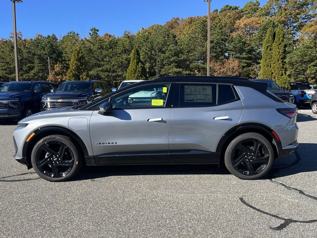 New 2026 Chevrolet Equinox EV RS image 2