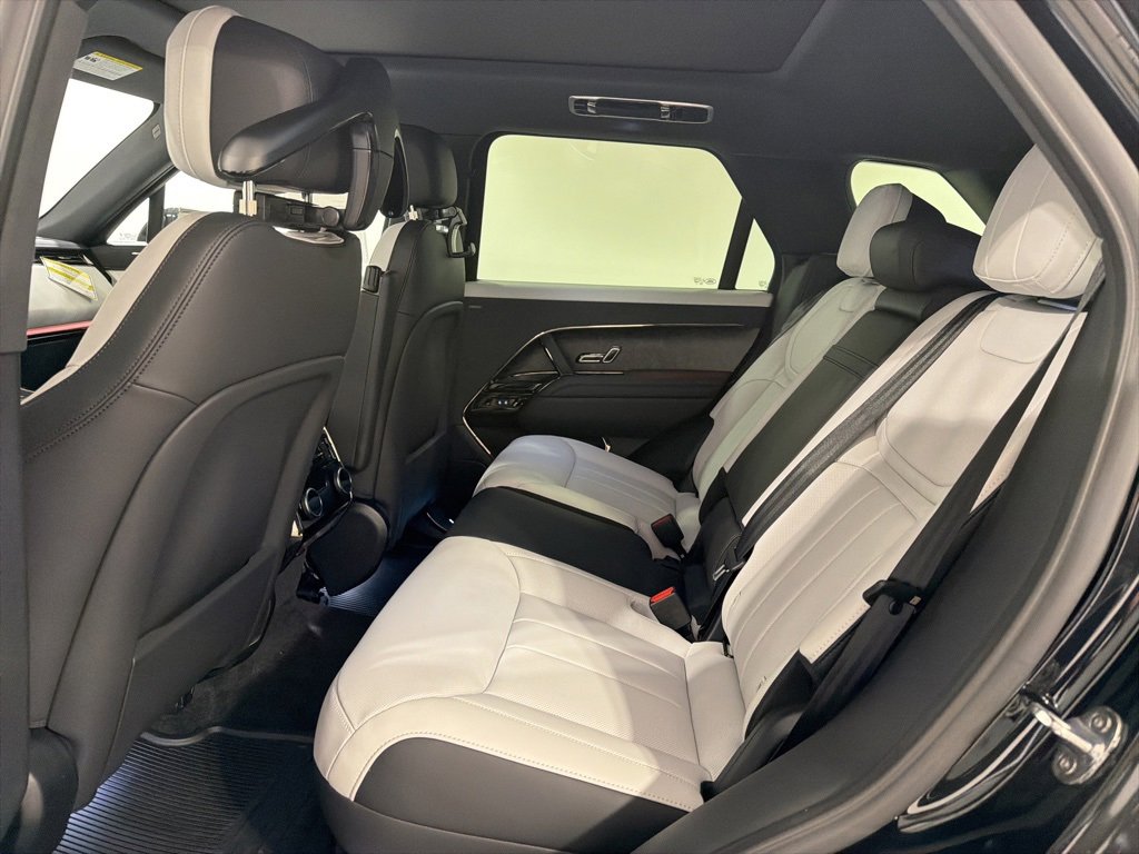 New 2025 Land Rover Range Rover Sport Dynamic SE image 22