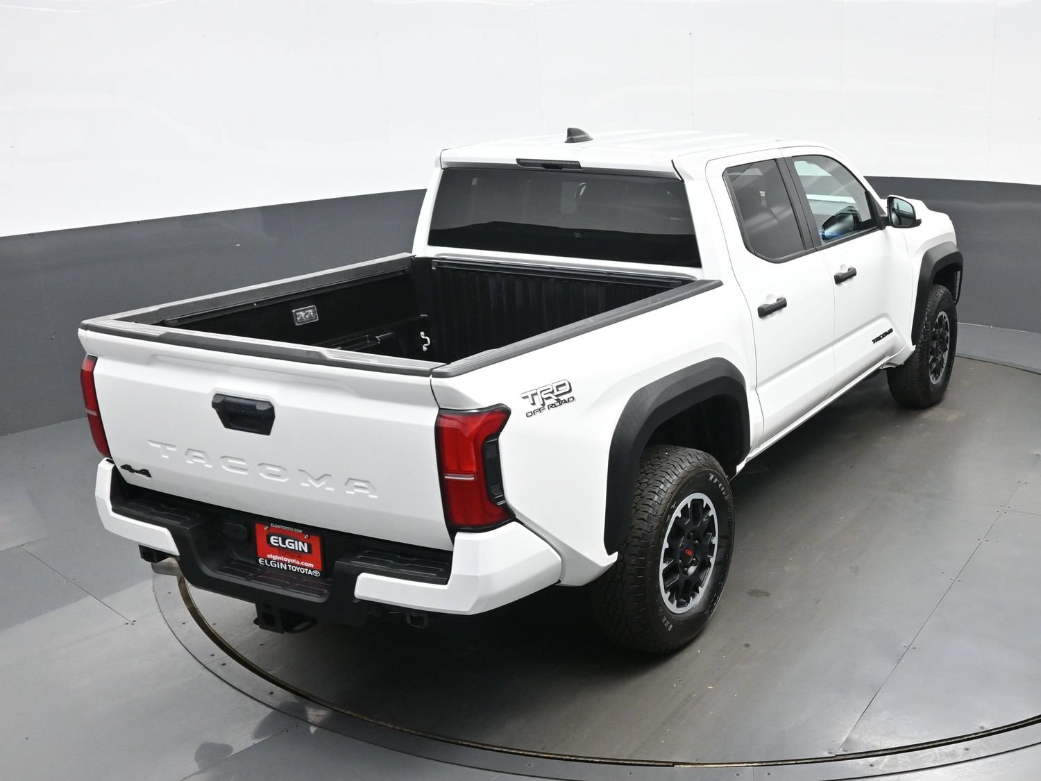 Used 2024 Toyota Tacoma TRD Off-Road AWD/4WD image 40