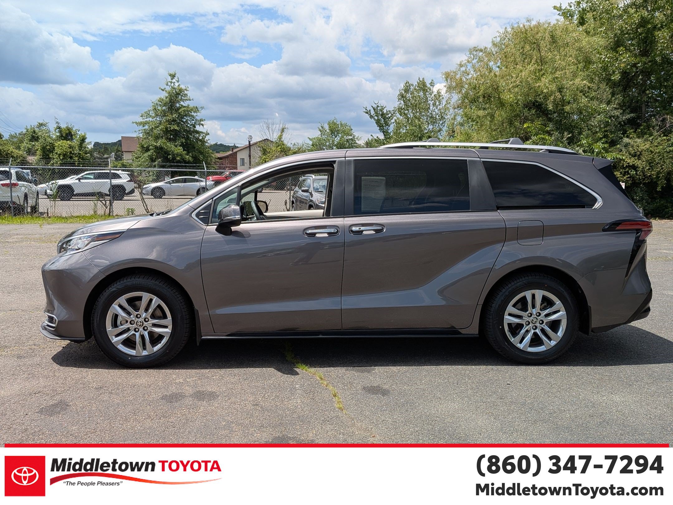 Certified 2024 Toyota Sienna Limited AWD/4WD image 6