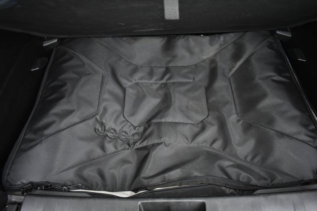 Used 2016 Jeep Renegade 75th Anniversary image 38