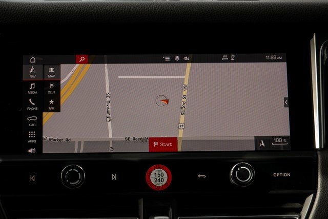 Used 2022 Porsche Macan w/ Premium Package Plus image 18