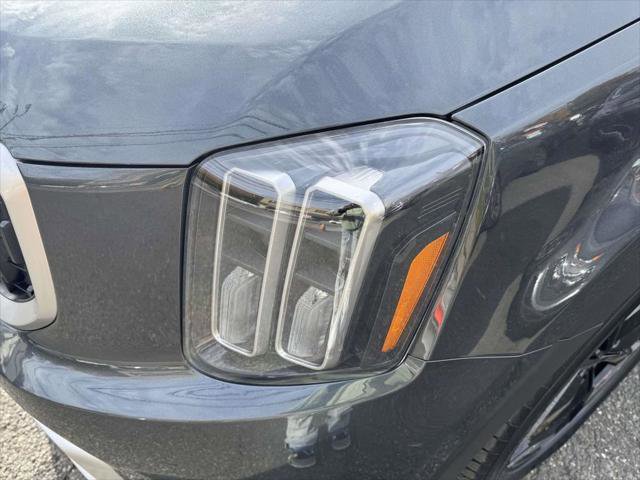 Used 2023 Kia Telluride EX w/ EX Captain's Chair Package image 7