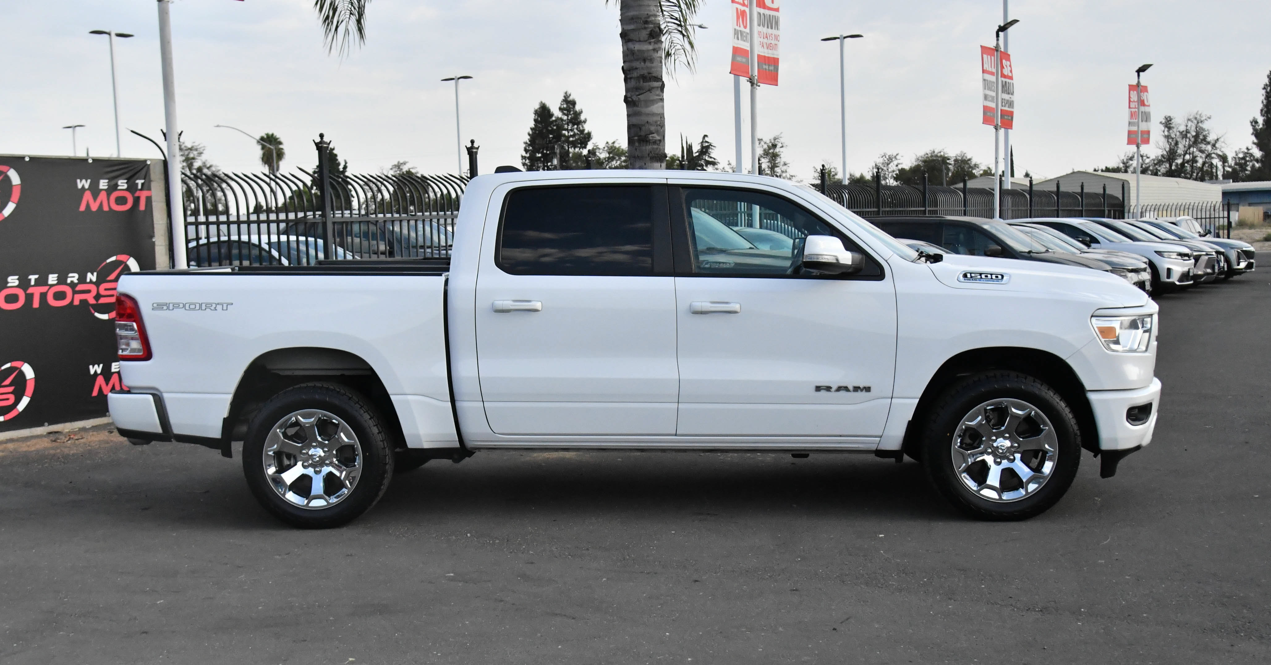 Used 2022 RAM 1500 Big Horn AWD/4WD image 9