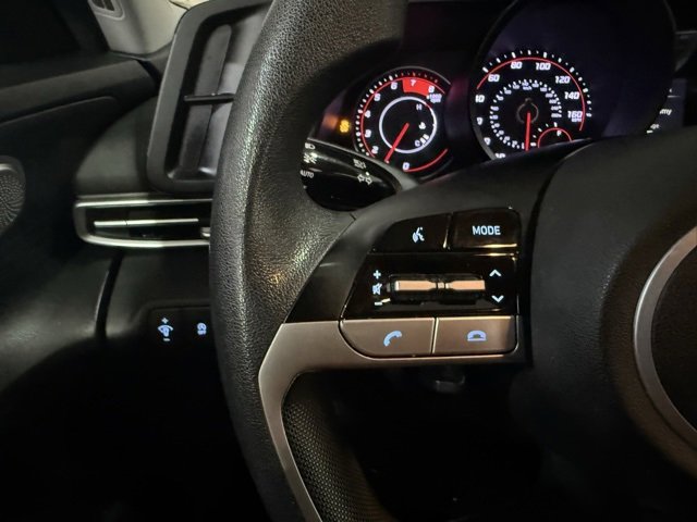 Used 2021 Hyundai Elantra SE image 13