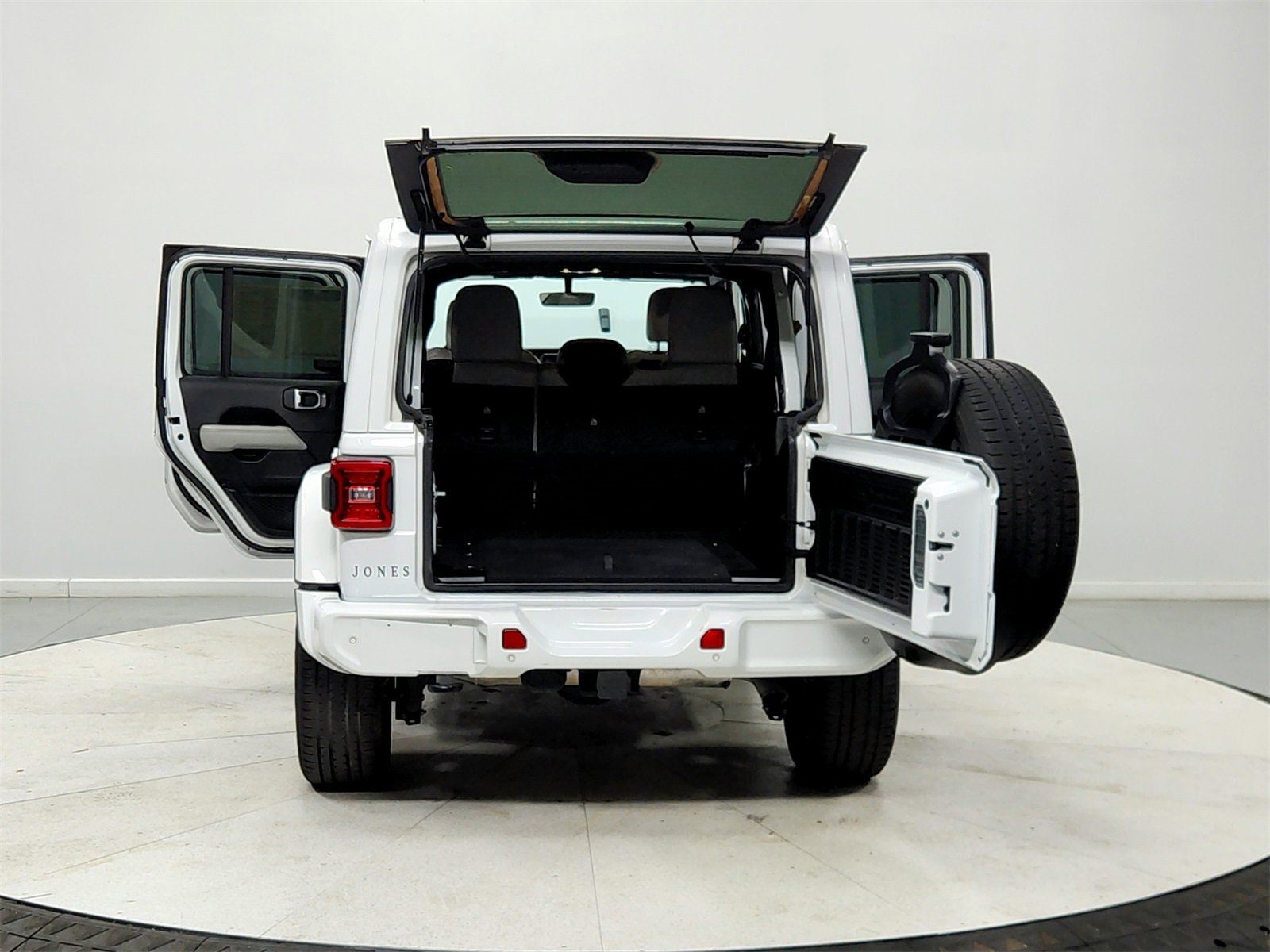 Used 2023 Jeep Wrangler Altitude image 14