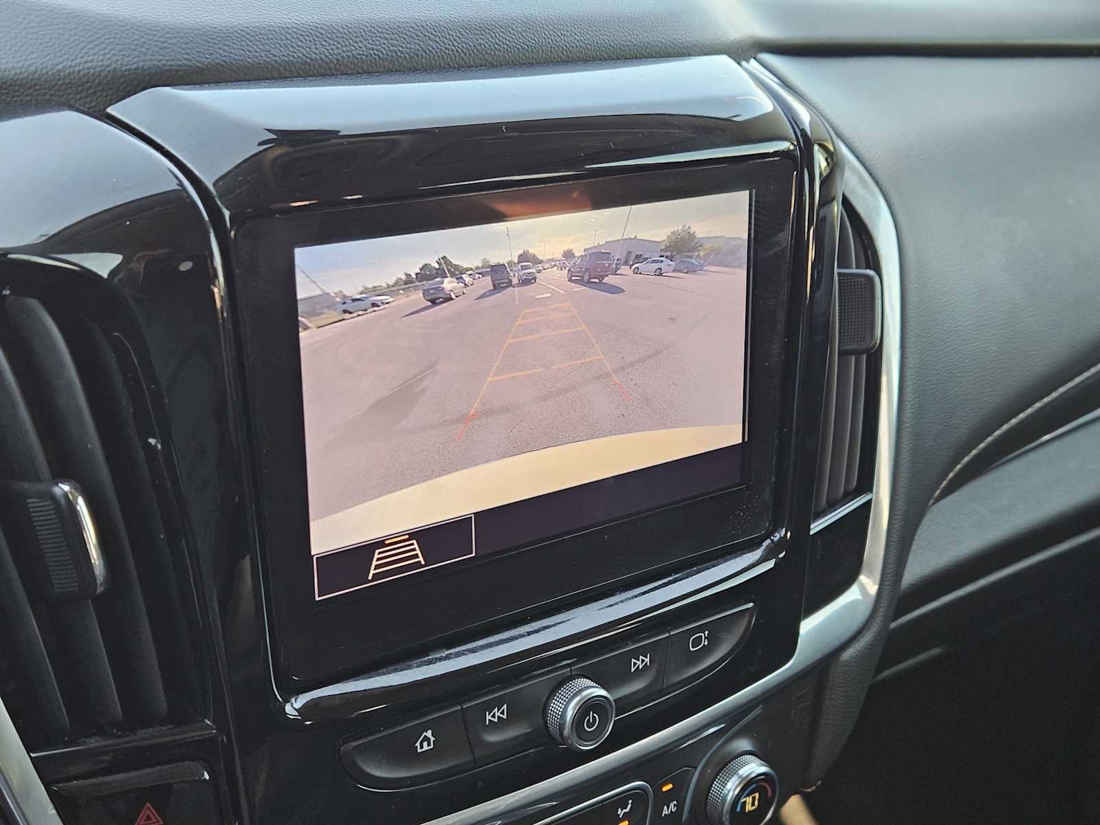 Used 2020 Chevrolet Traverse LT w/ Driver Confidence II Package image 18