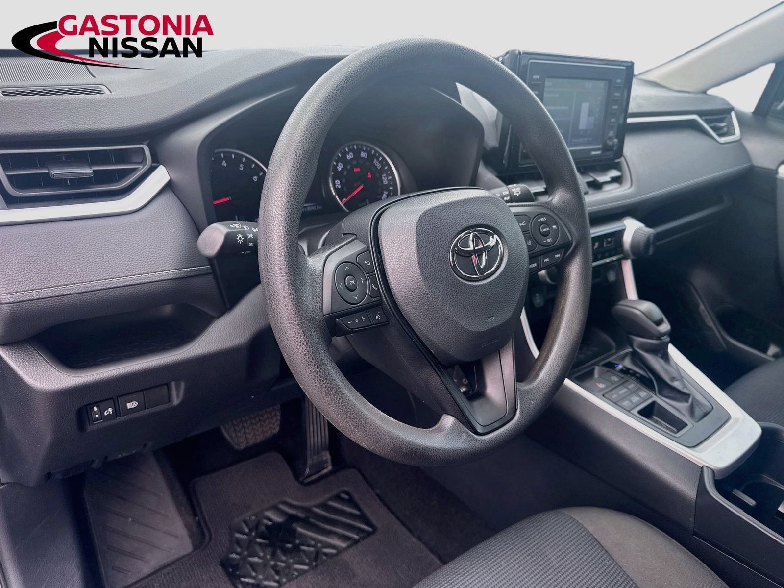 Used 2022 Toyota RAV4 LE AWD/4WD image 11
