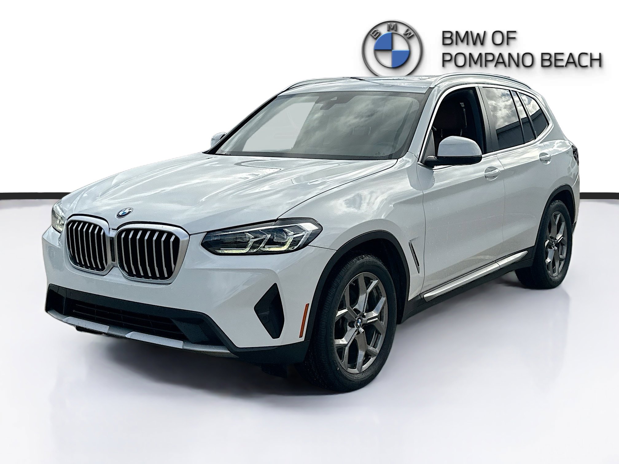 Used 2023 BMW X3 sDrive30i w/ Convenience Package RWD image 3
