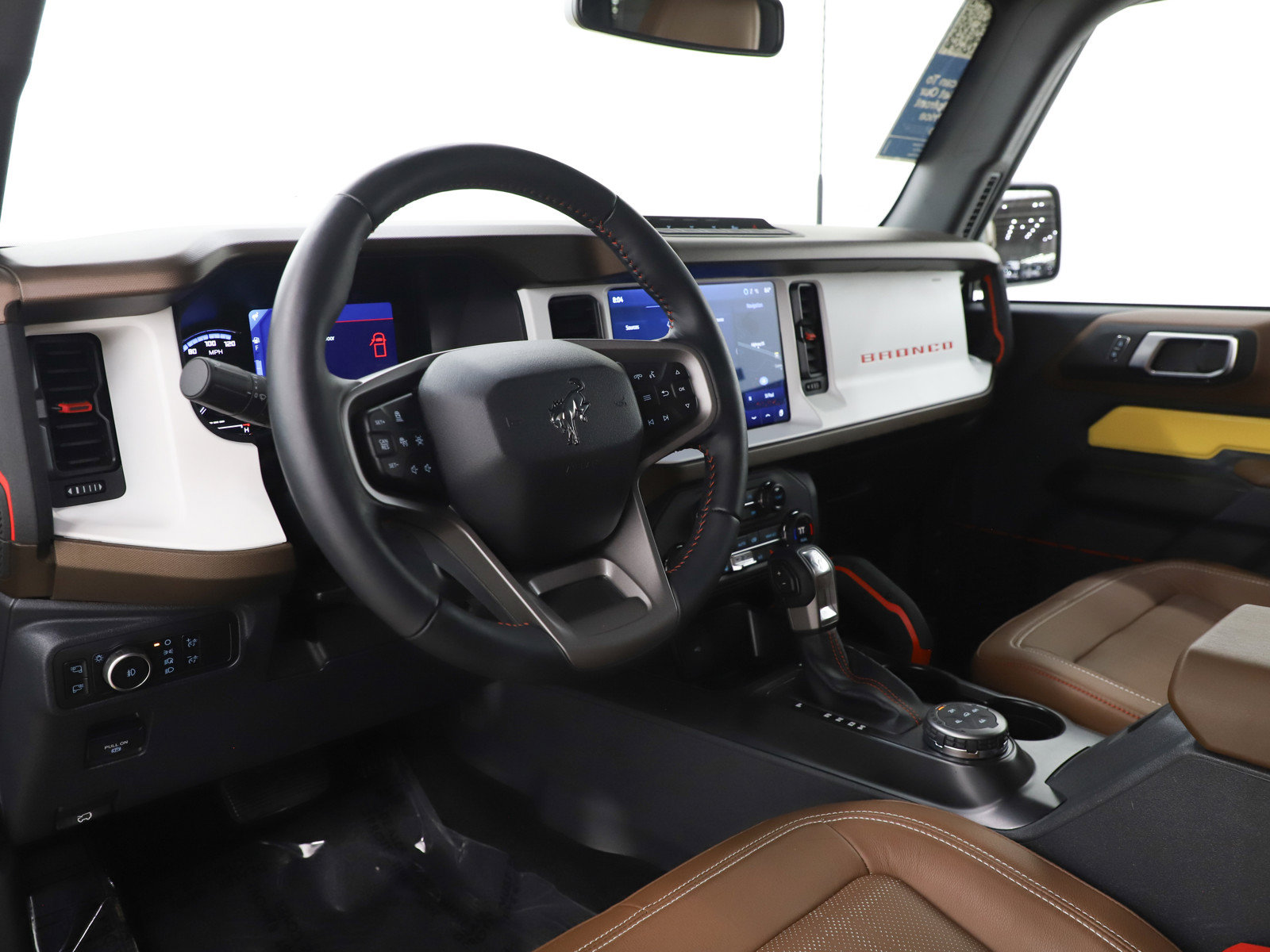 Used 2024 Ford Bronco Heritage Edition AWD/4WD image 19