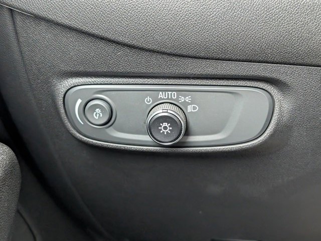 Used 2023 Chevrolet Equinox LT w/ Driver Convenience Package image 24