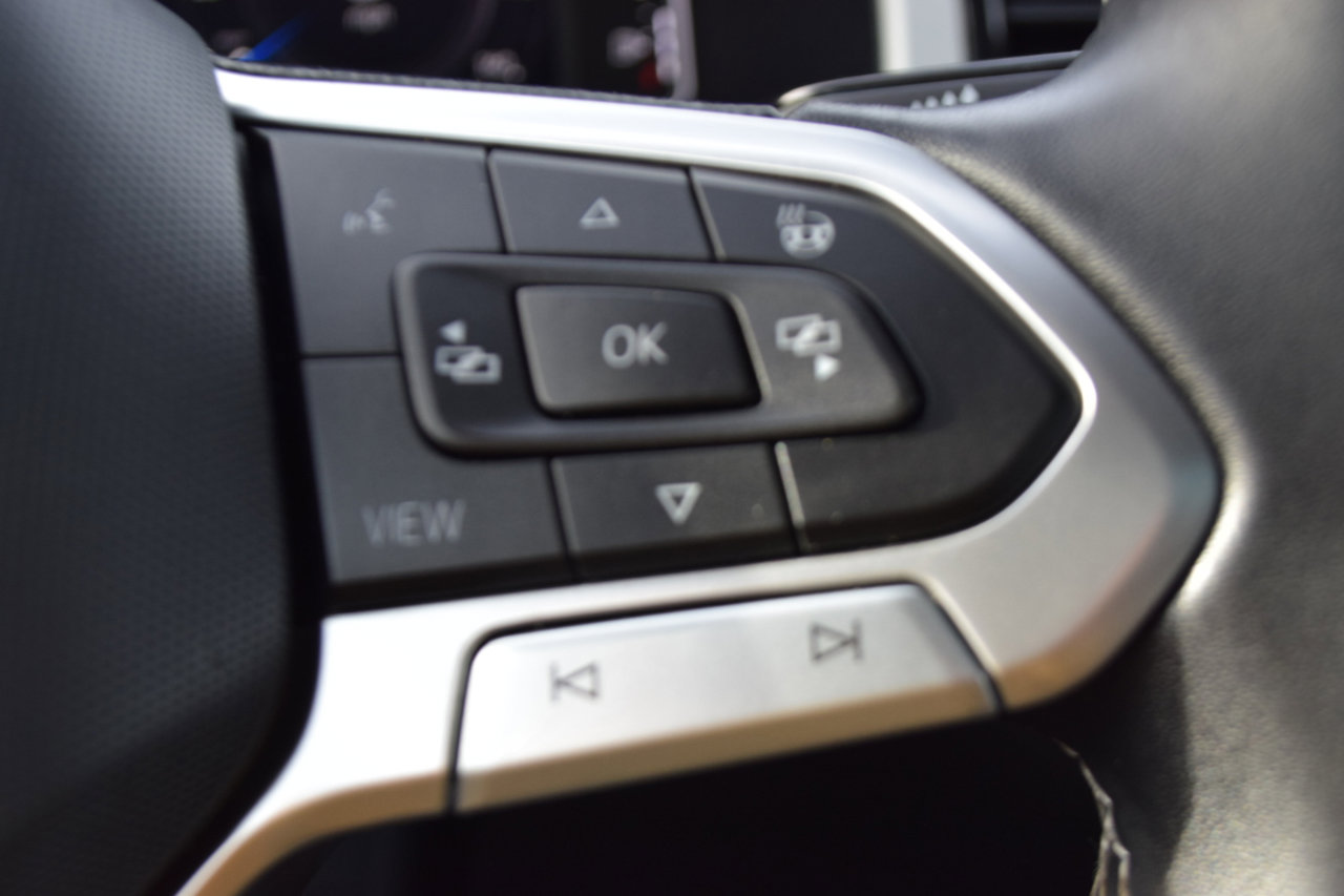 Used 2023 Volkswagen Atlas Cross Sport SEL image 23