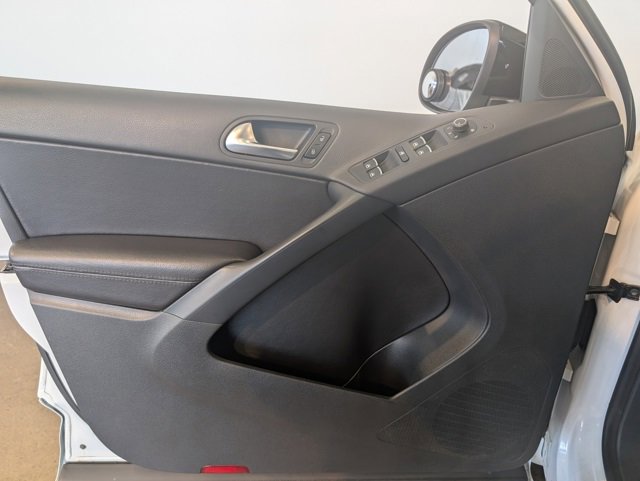 Used 2017 Volkswagen Tiguan Sport image 8