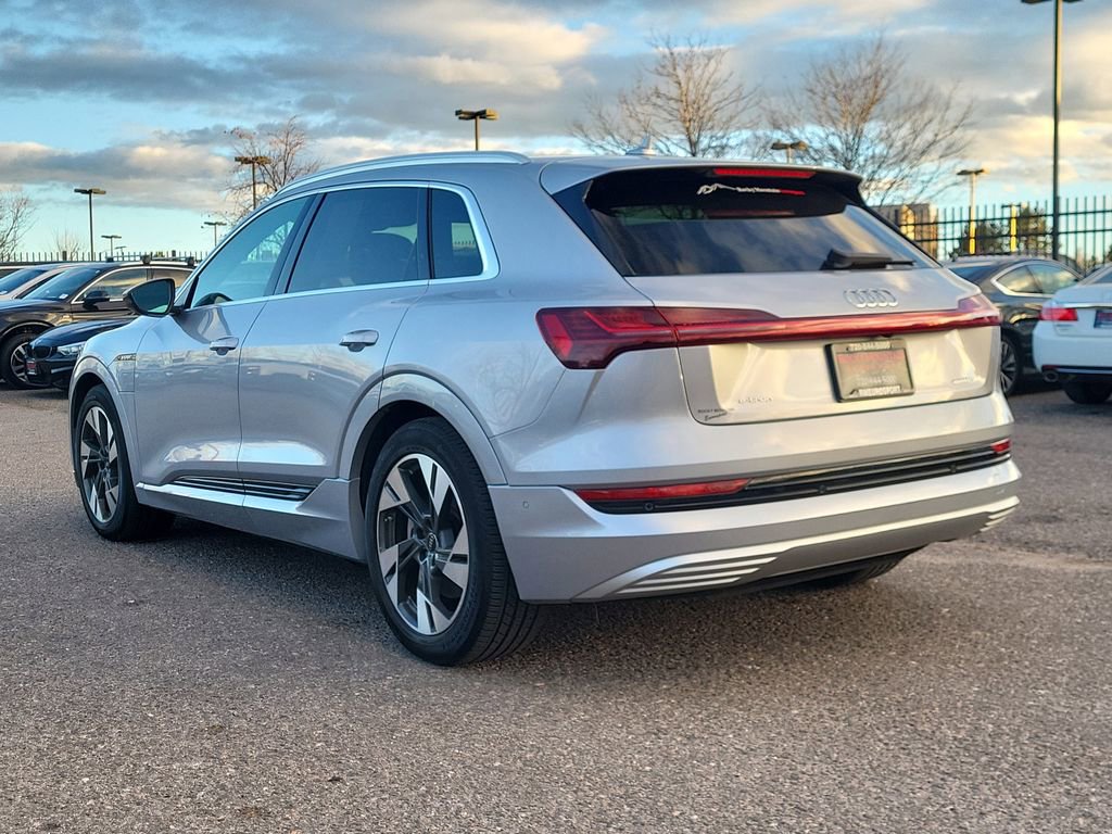 Used 2022 Audi e-tron Premium Plus w/ Premium Plus Package image 6