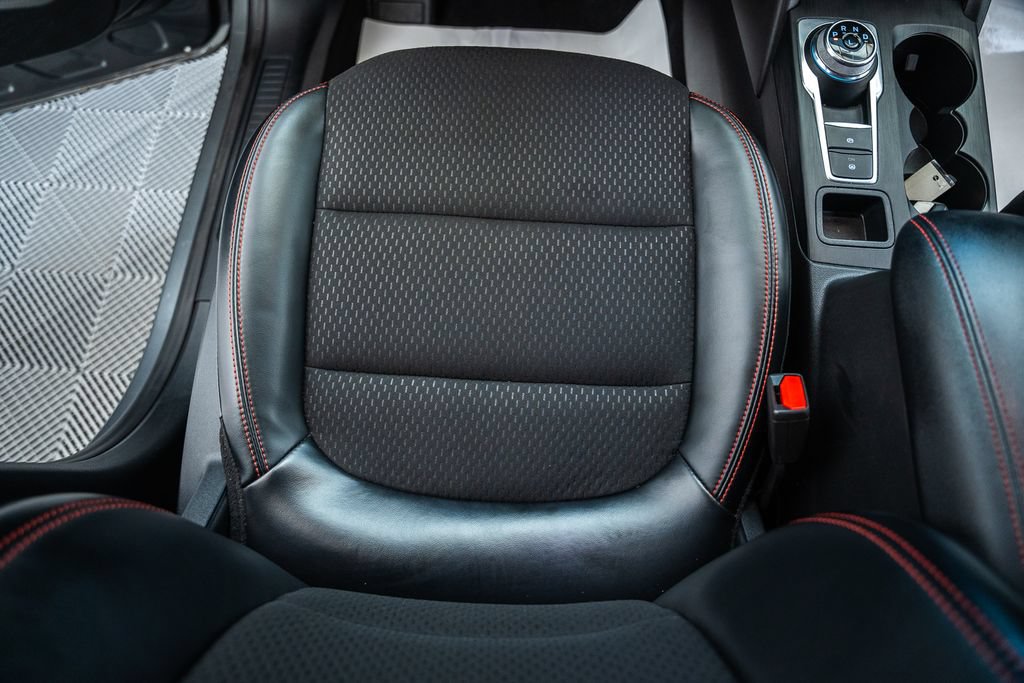 Certified 2024 Ford Escape ST-Line w/ Tech Pack #1 FWD image 31