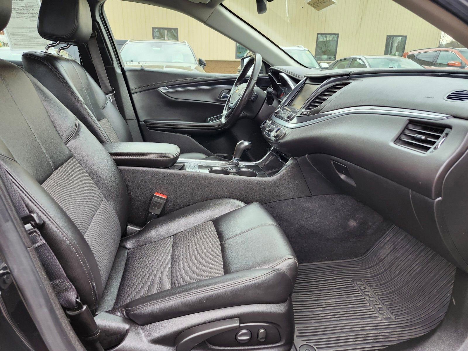 Used 2019 Chevrolet Impala LT w/ LT Convenience Package image 11