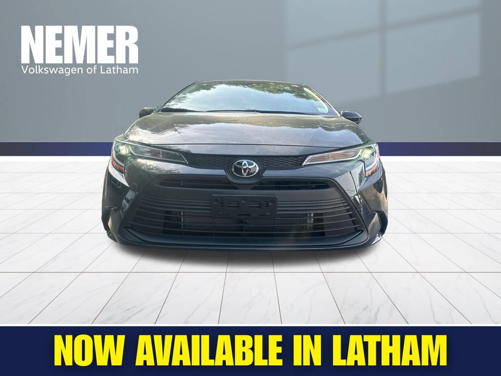 Used 2026 Toyota Corolla LE FWD image 5