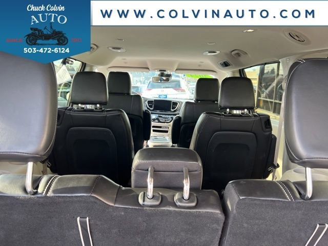 Used 2024 Chrysler Pacifica Touring-L image 30