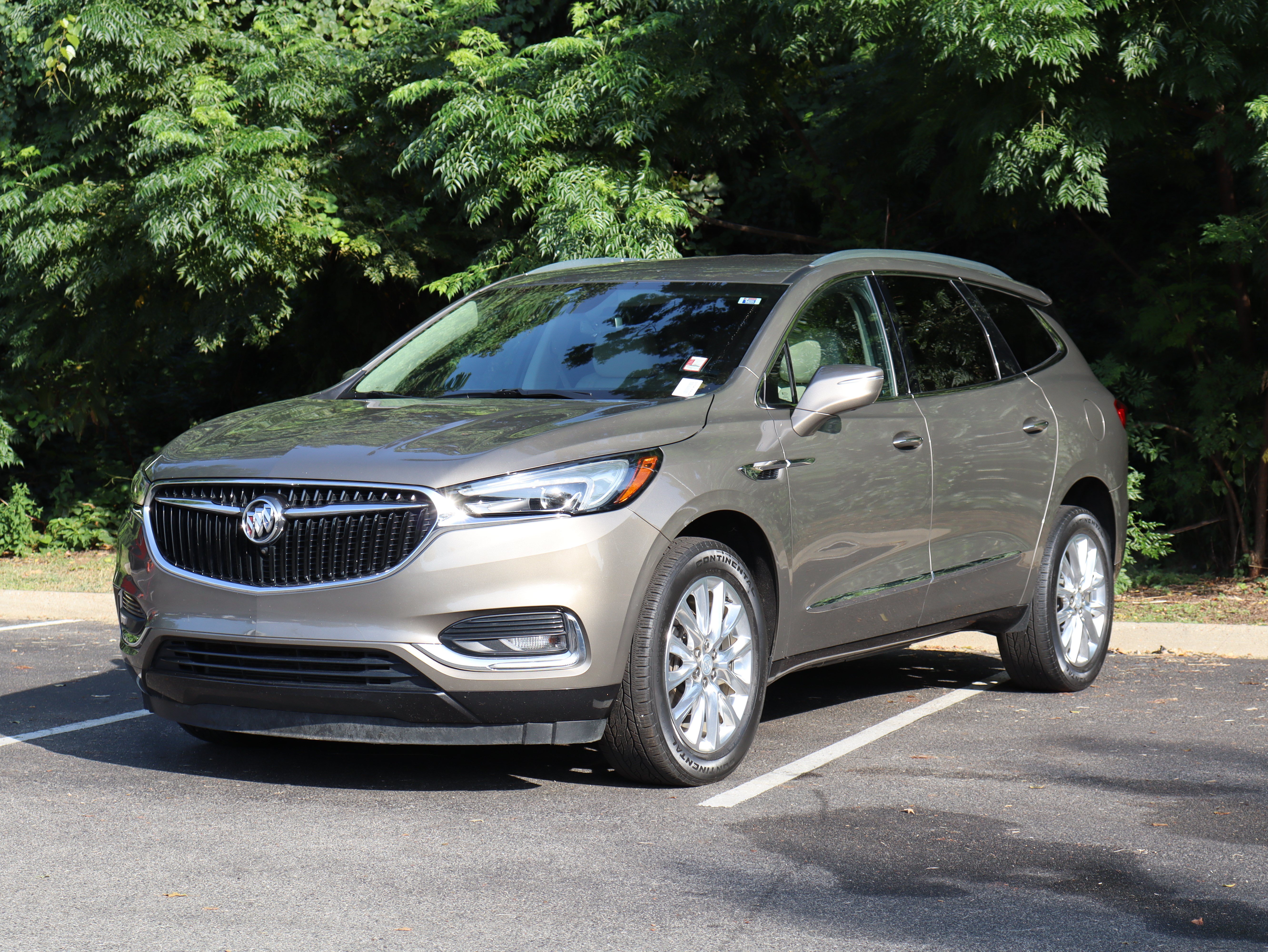 Used 2020 Buick Enclave Essence w/ Sound and Sites Package FWD image 5