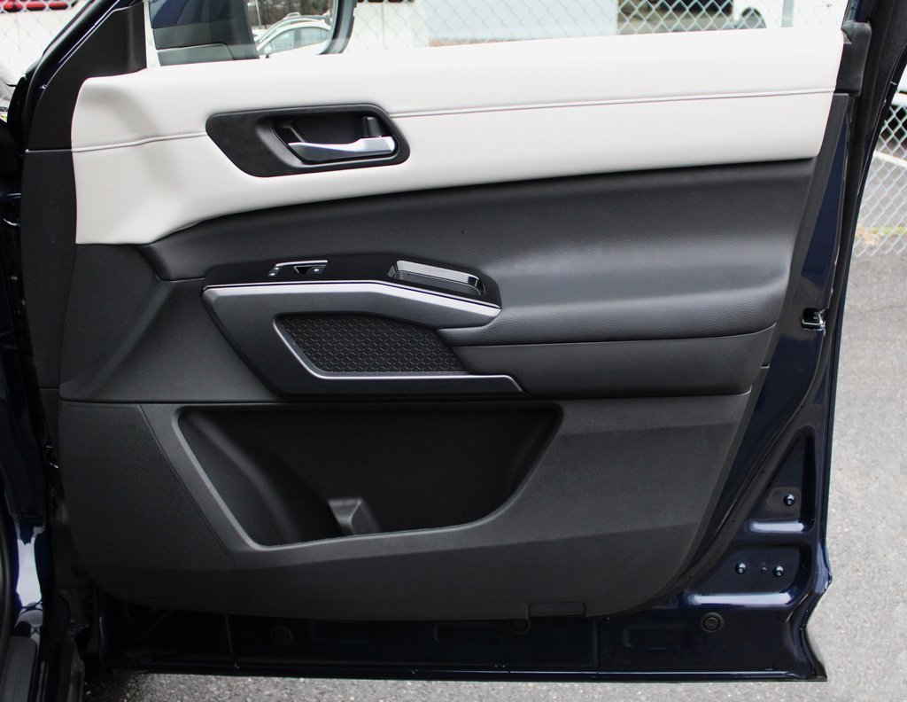 Certified 2024 Nissan Pathfinder SL image 17