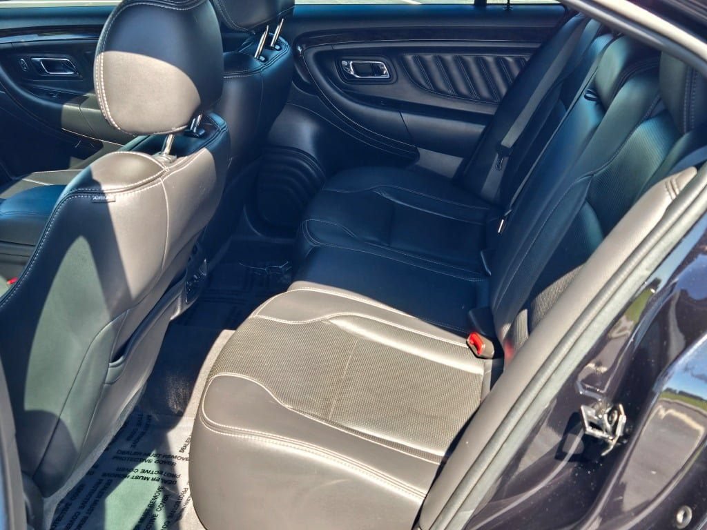 Used 2019 Ford Taurus Limited AWD/4WD image 17