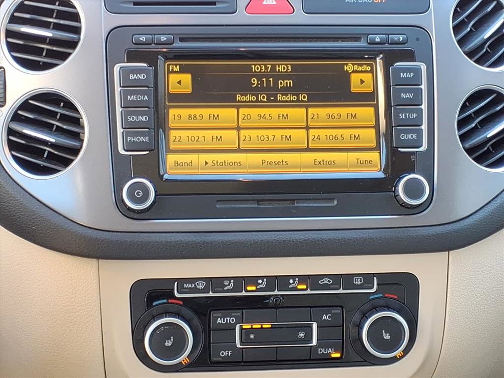 Used 2011 Volkswagen Tiguan S image 6