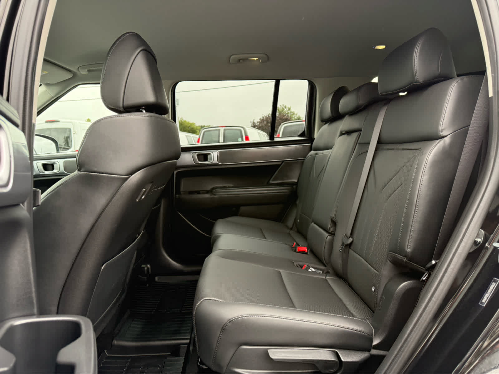 Used 2025 Hyundai Santa Fe SEL AWD/4WD image 21