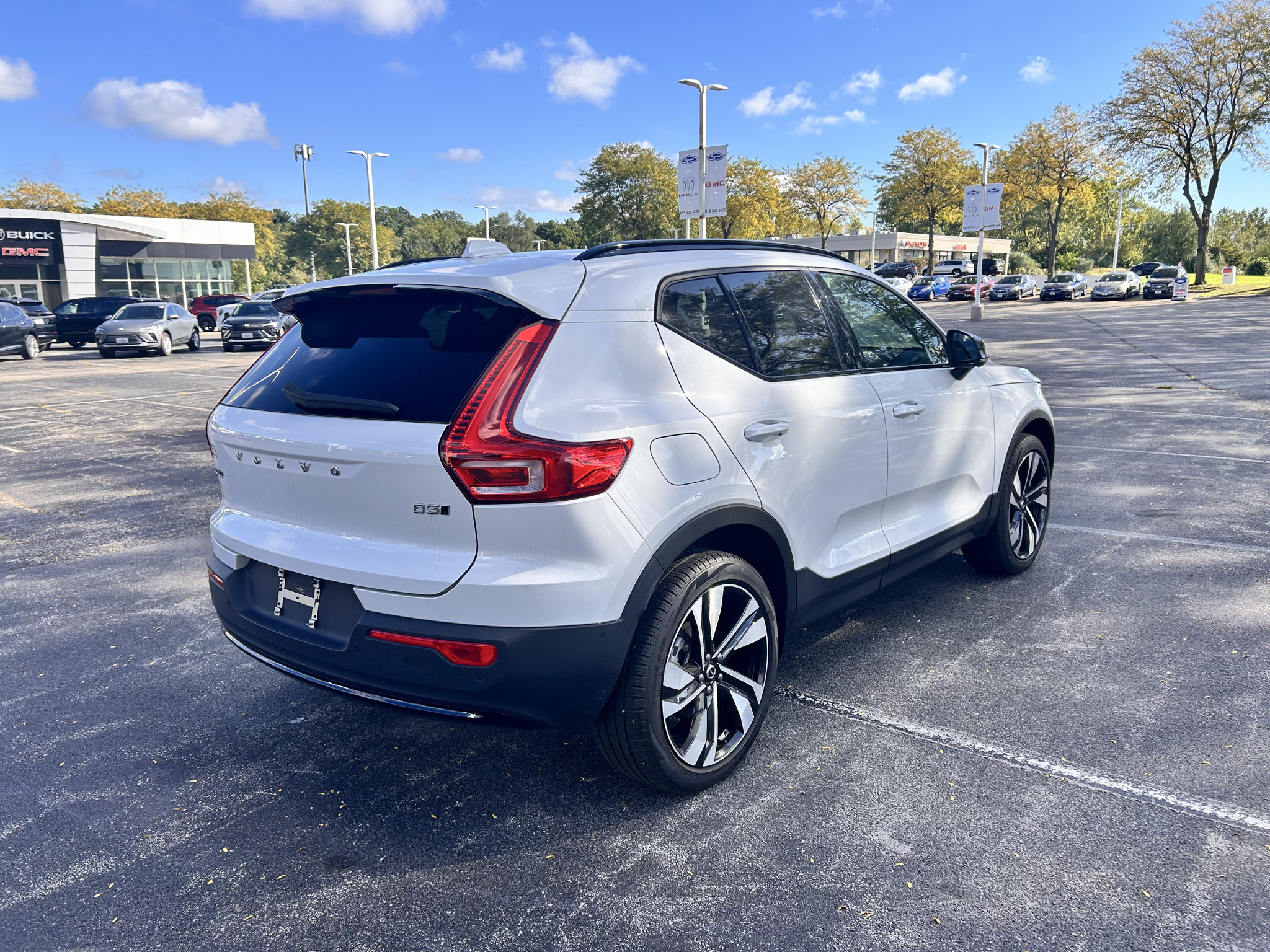 Used 2024 Volvo XC40 B5 Ultimate w/ Protection Package Premier AWD/4WD image 5