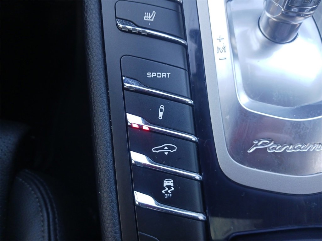 Used 2013 Porsche Panamera S image 29