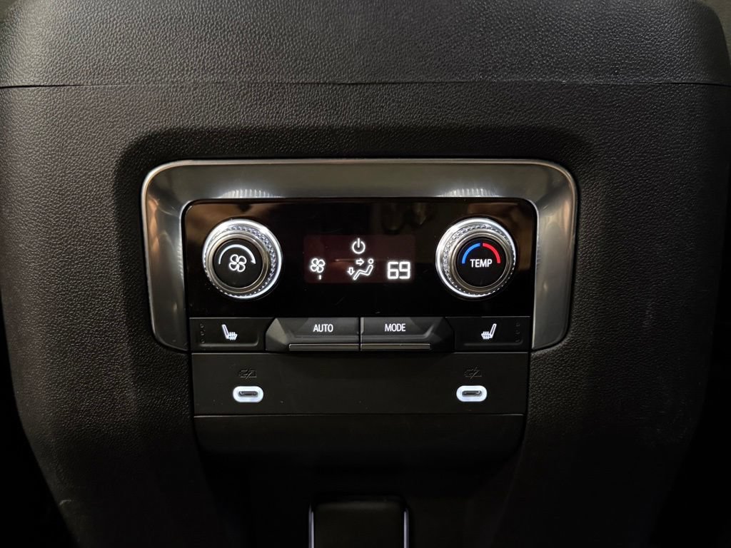 Used 2021 GMC Yukon SLT w/ SLT Luxury Package AWD/4WD image 23