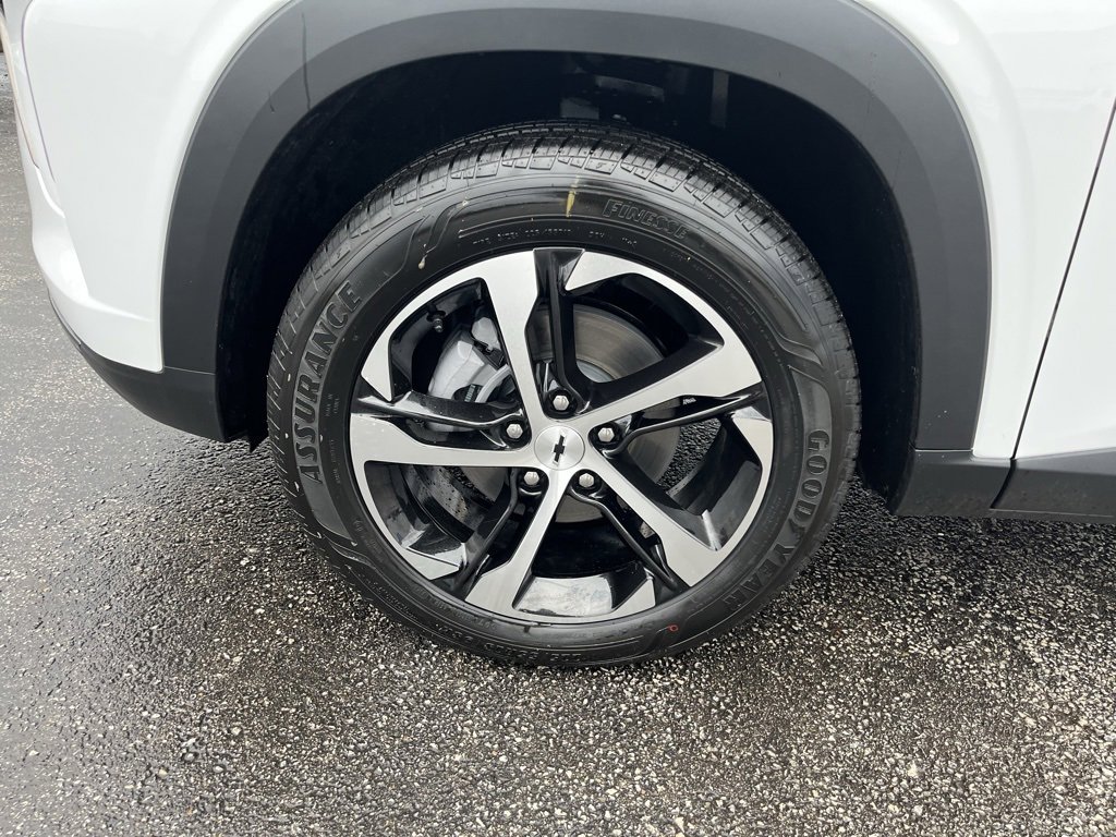 New 2026 Chevrolet Trax RS w/ Sunroof Package image 31