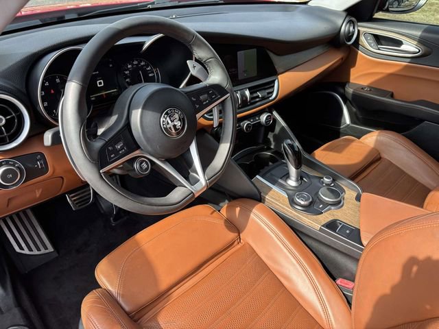 Used 2017 Alfa Romeo Giulia Ti w/ TI 19" Sport Package image 6